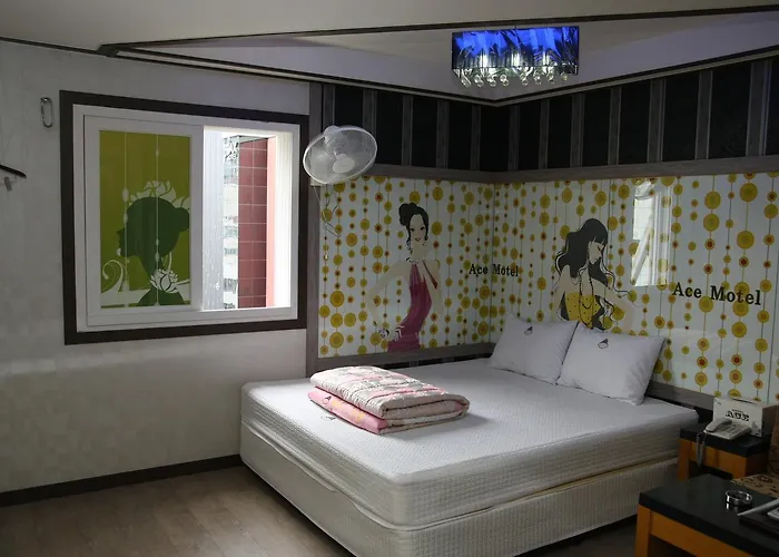 Ace Motel *